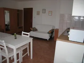 Studio Max - Image 5