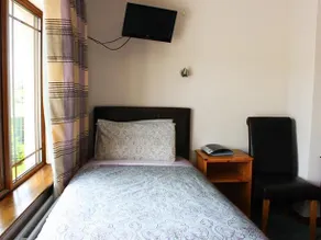 Avelow House B&B - Image 2