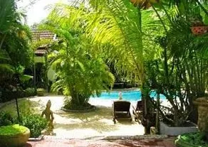 Sunshine Villa and Guest House - Image 4