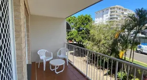 Beachside 2 - 3 BDRM Budget Apt Close to Beach - Image 3
