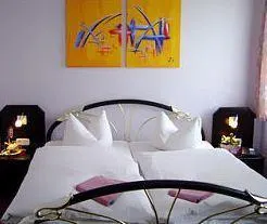 Hotel Zur Gondel - Image 2