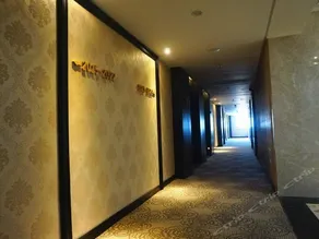 Neon Holiday Hotel - Image 3