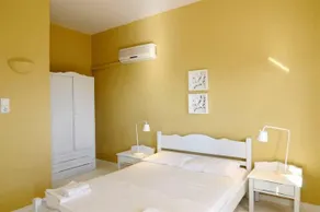 Kymothoi Rooms & Pool Bar - Image 5