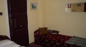 Betti Motel - Image 5