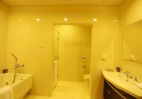 China Great Hall Hotel - Image 5