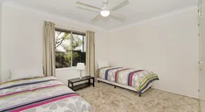 Large family waterfront home with room for a boat - Welsby Pde, Bongaree - Image 5