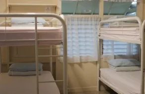 HI Honolulu University Hostel - Image 2