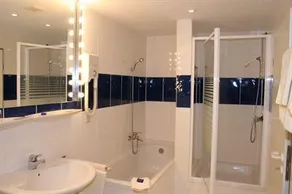 Dolfi Hotel & Restaurant - Image 4