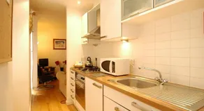 West Bow Edmonstone close - Image 3