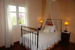 Riza Stone Cottage - Image 5