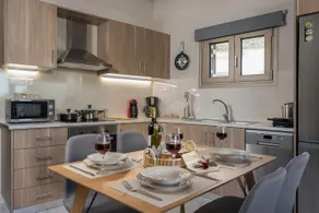 Brand-New stylish Flat w. Parking, steps to Beach - Image 3