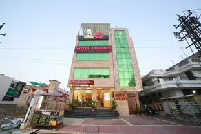 OYO Townhouse 263 Hotel Luxurs Shri Gopal Nagar - Image 1