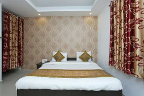 Hotel Diamond Blue - Image 4