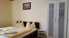 Chalet Charlotte Apartments - Image 3
