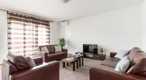 Seka's Family Home - Image 4