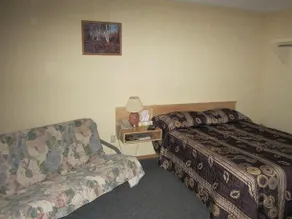 Bedrock Motel - Image 4