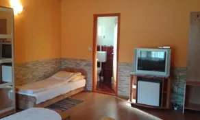 Napraforgó Vendégház - Image 4