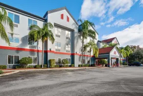 OYO Townhouse Orlando West - Image 2