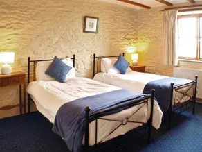 Cottage With Countryside Views - Image 3