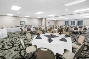 Ramada Ankeny - Image 4