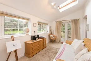 Church View Cottage Launceston - Image 2