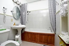 Historic Sion Bass Guest House - Image 5