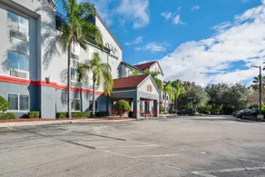 OYO Townhouse Orlando West - Image 5