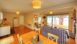 Bruny Beachfront Eco Lodge - Image 5