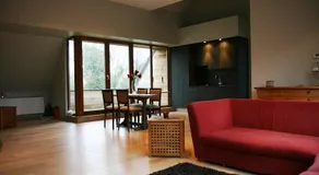 Riverhouse - Image 5
