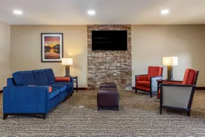 Comfort Inn Smithfield Near I-95 - Image 4