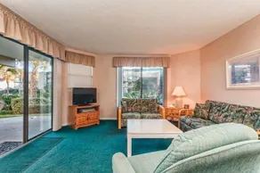 3rd Floor Corner 3 Br Condo By Redawning - Image 3