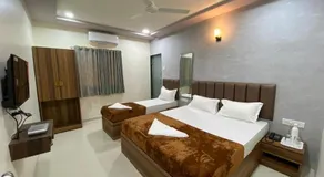 Hotel Divine - Image 3
