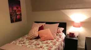 5 Star Room with own Bathroom - Singles, Couples, Families or Executives - Image 2