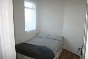 2 Bed House Beside Arena Venue - Image 5