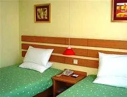 Home Inn Tianjin Weijin Road Tianta - Image 4