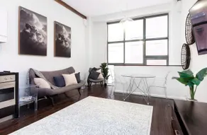 PYR220 Gorgeous 1BR Pyrmont Pad - Image 1