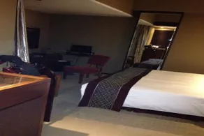 Peacock Hotel - Image 5