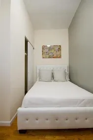 Times Square Amazing 2 Bedroom - Image 2