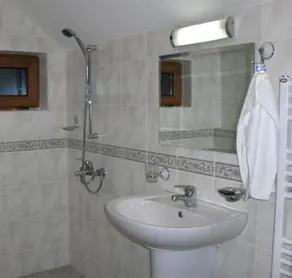 Kuker Hotel - Image 3