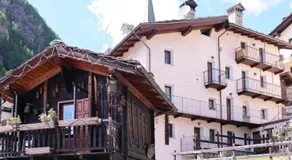 HelloChalet - Maison Di Giovanni in centro storico Valtournenche a 100m Ski Bus - Image 4