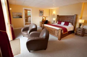 Lynton Cottage Sea View Apartments - Image 3