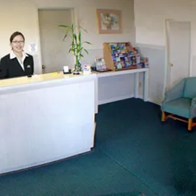 Golden Oak Inn - Image 2