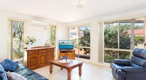 1/4 Huntly Close - Image 2
