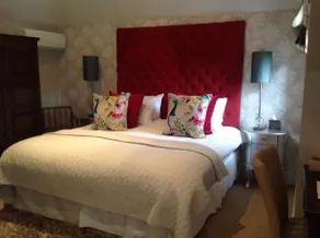 Meadow Farm Bed & Breakfast - Image 4