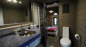 Central Athens Period House with Pool - Image 5