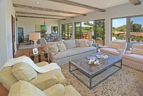 Point Of View Holiday Home - Image 2