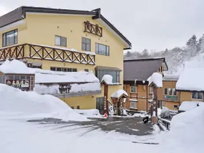 Goshougake Onsen Ryokan - Image 1