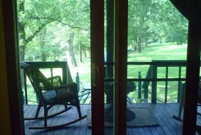 Savannah's Country Cabins Hideaway Bed and Breakfast - Image 4
