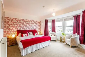 Aquila Heights Guest House - Image 2