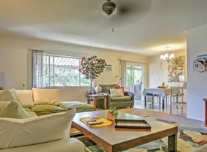 Downtown Chestnut Apartment - Image 4